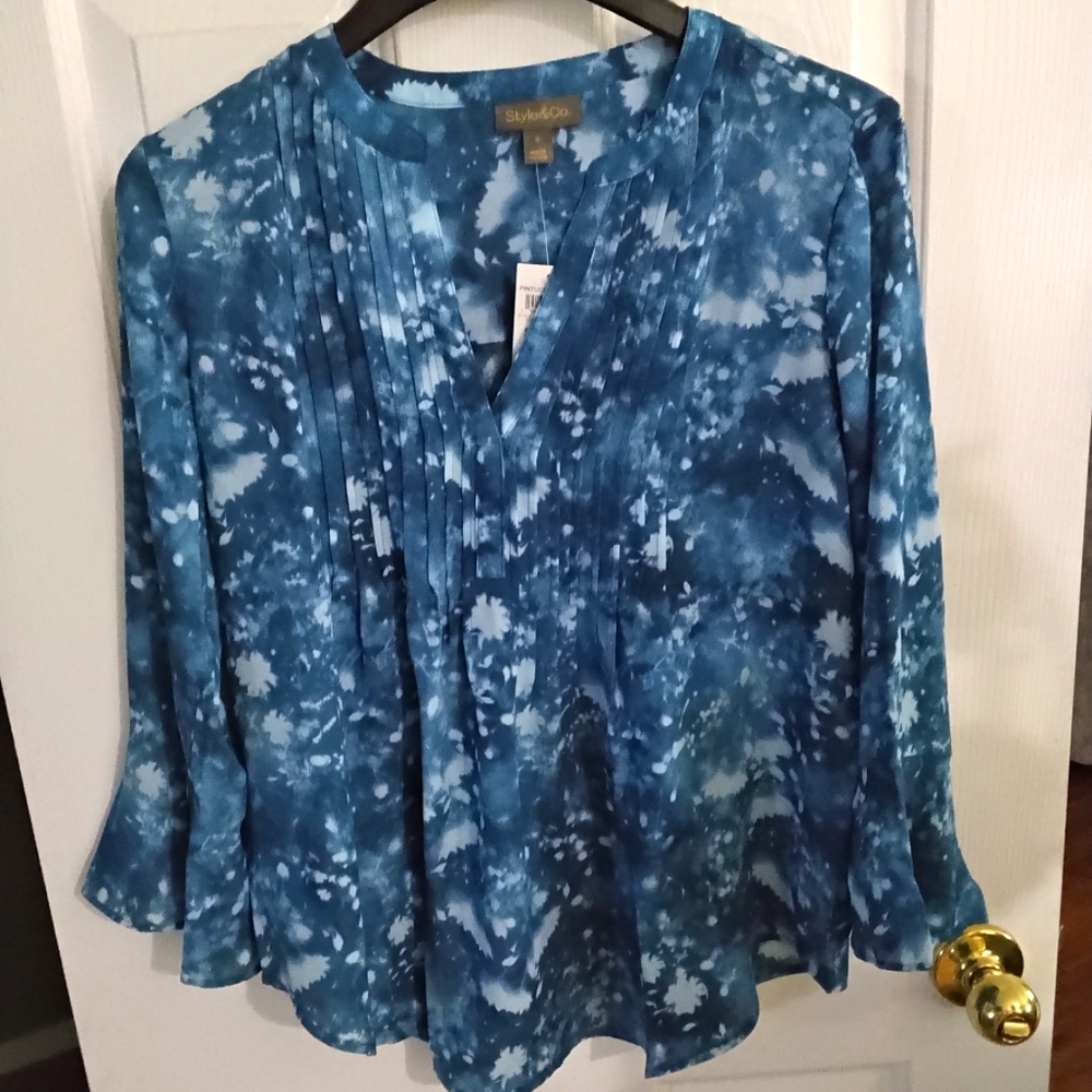Style & Co. Blue and White Ruffled 3/4 Sleeve Blouse. NWT